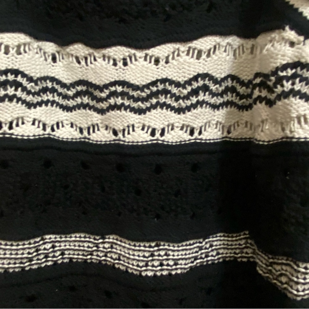 Ann Taylor Loft Womens Crocheted Tank Top XL Black & White Ruffle Sleeve Crochet - Picture 4 of 6